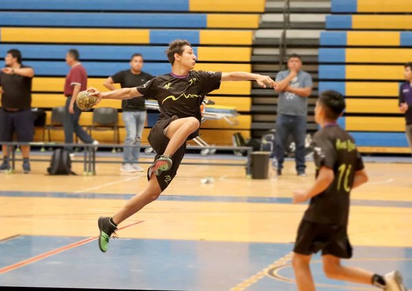 Quelles sont les dimensions d'un terrain de handball ?